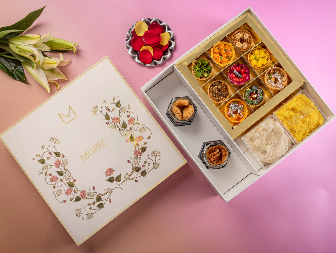 Cream Floral Hamper