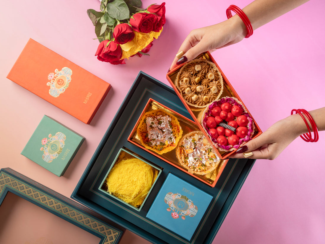 Aalingan Ghewar Hamper