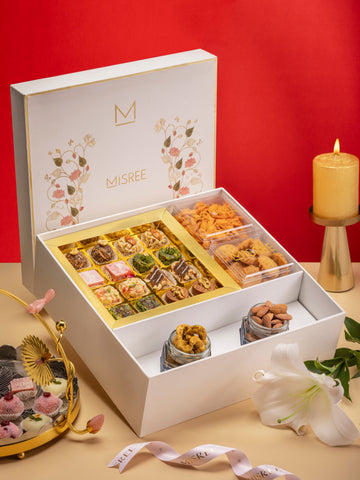 CREAM FLORAL HAMPER