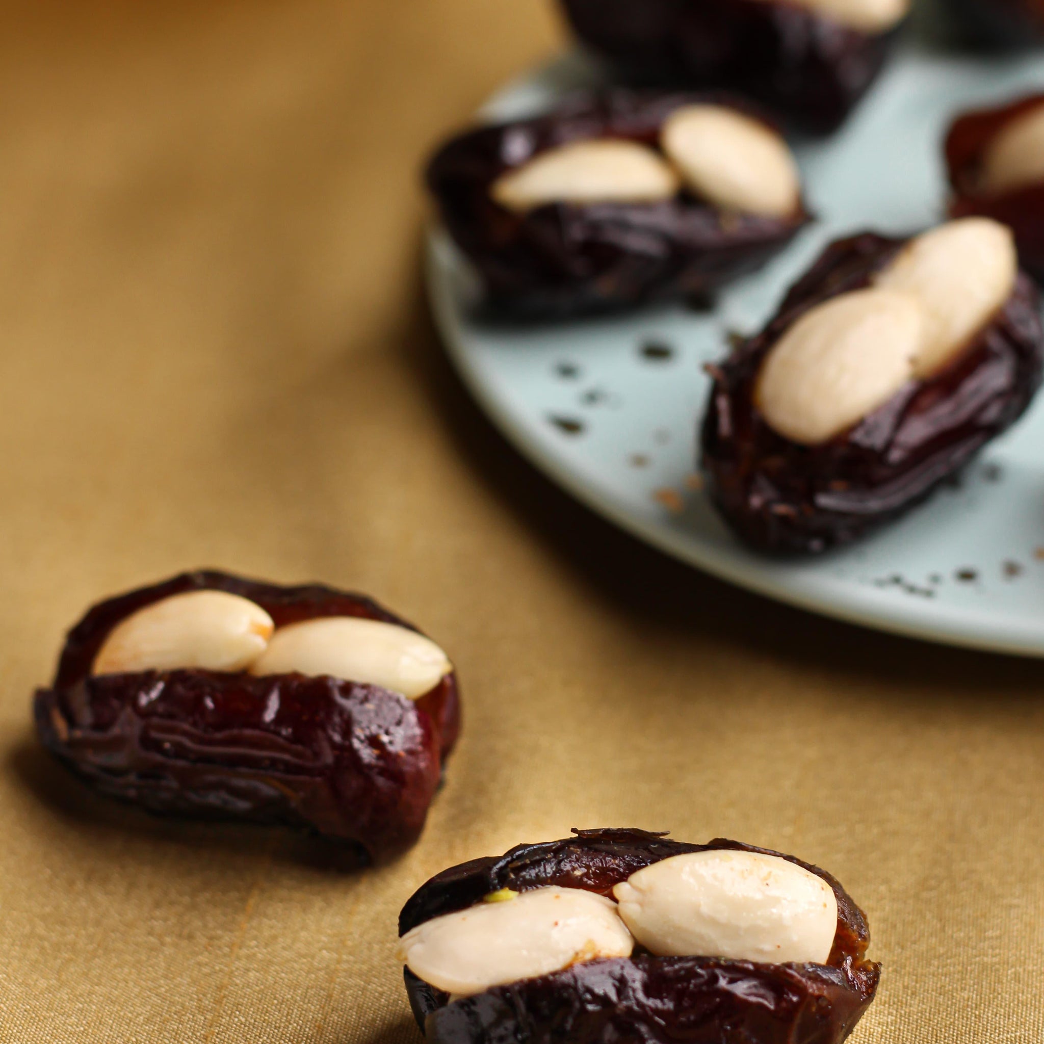 Crunchy delight almond dates