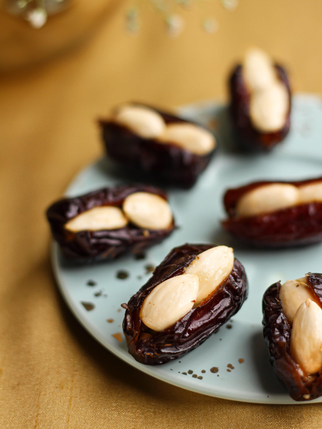 Crunchy delight almond dates