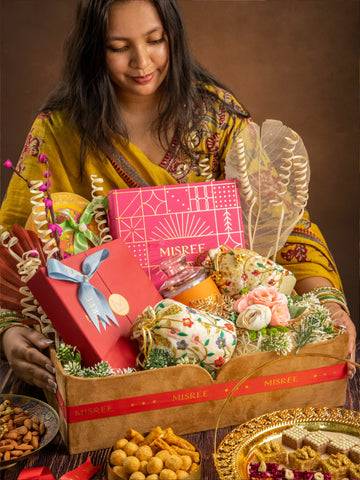 Velvet open hamper