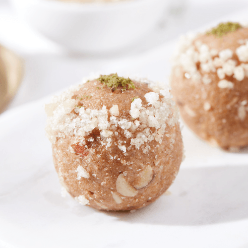 Gond Laddoo